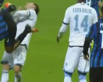 Zafó de milagro: brutal patada a un jugador de la Selección argentina