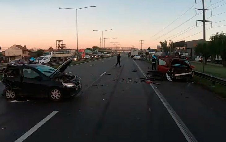 Corte total en Panamericana Ramal Campana por choque múltiple entre cinco autos