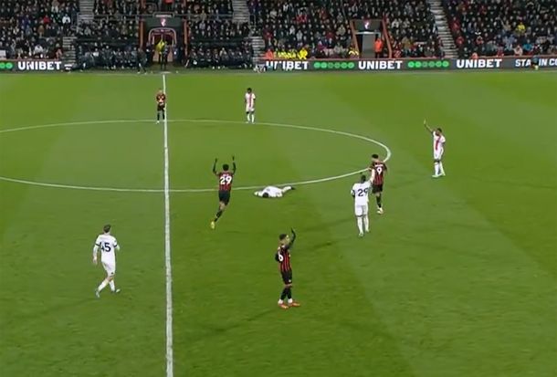 Así colapsó un jugador de la Premier League en pleno partido: qué le pasó