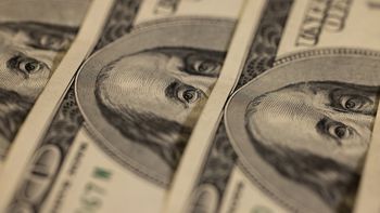 el dolar abre la semana en la franja de los $38 y alimenta la expectativa por un rumbo alcista el dolar abre la semana en la franja de los $38 y alimenta la expectativa por un rumbo alcista