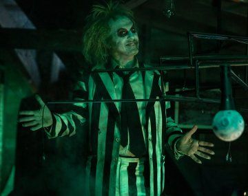 Tim Burton y el elenco de BeetleJuice BeetleJuice presentaron la película