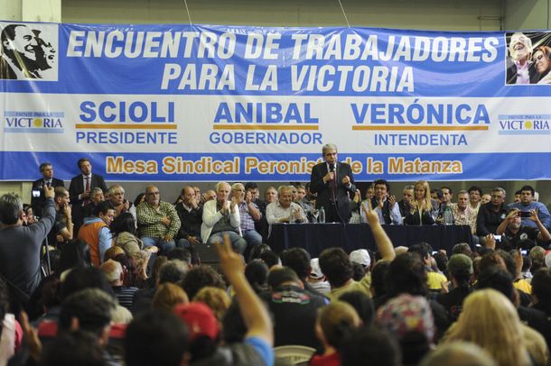Aníbal Fernández cuestionó a los candidatejos que vienen a decir lo que falta