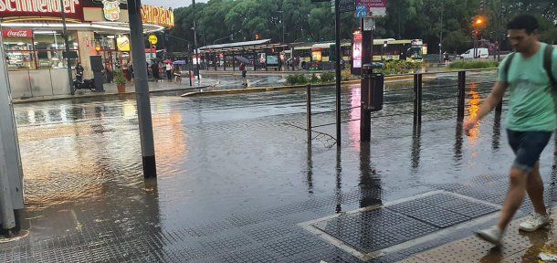 Cambió el pronóstico y ahora el SMN anuncia lluvias en Buenos Aires: cuándo llegan