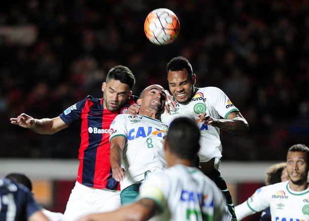 San Lorenzo enfrenta a Chapecoense por la semifinal de la Copa Sudamericana