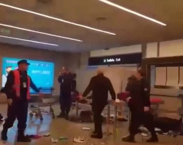 Así reaccionó un hombre al ser increpado por la AFIP en el aeropuerto