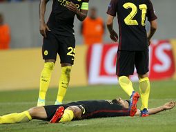 el kun agüero erro dos penales, pero sus companeros lo apoyan el kun agüero erro dos penales, pero sus companeros lo apoyan