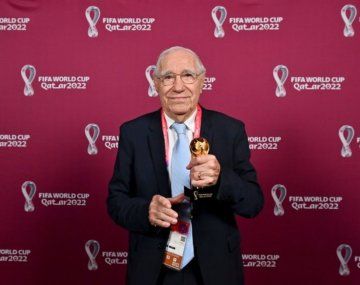 La FIFA distinguió a Macaya Márquez por cubrir 17 mundiales seguidos