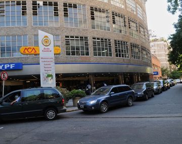 Estacioneros garantizan suministro de naftas pese al paro de Camioneros