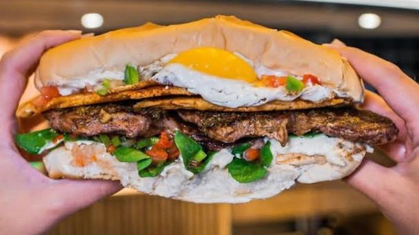 Como en Córdoba: estos son los bodegones que ofrecen los mejores lomitos de Buenos Aires. 