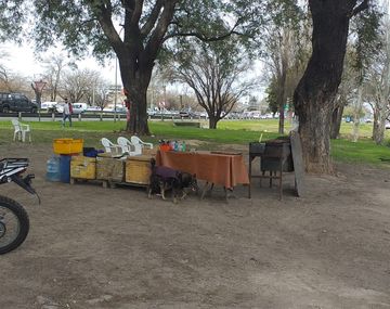 La parrilla que atendía el hombre asesinado