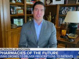 Escrachado en cuarentena: un periodista salió en vivo desde su casa...¡sin pantalones!