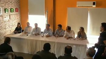 macri sobrevolo zonas inundadas y prometio obras en santa fe y entre rios macri sobrevolo zonas inundadas y prometio obras en santa fe y entre rios