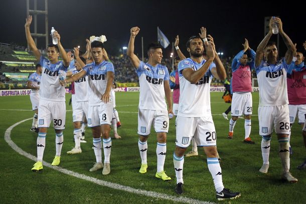 Racing le ganó a Aldosivi en Mar del Plata y es el único líder de la Superliga