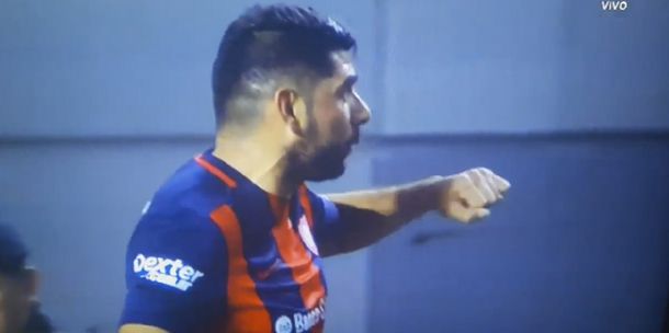 Ortigoza se lesionó y le dedicó polémicos gestos a los hinchas de Boca