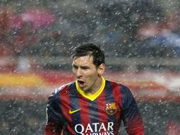 con un messi genial, el barcelona goleo al sevilla y se subio a lo mas alto con un messi genial, el barcelona goleo al sevilla y se subio a lo mas alto