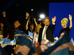 scioli, tras el triunfo: el resultado es contundente, miren como lo miren scioli, tras el triunfo: el resultado es contundente, miren como lo miren