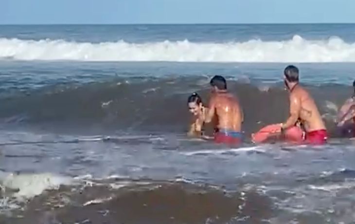 Primer rescate del año en Mar del Plata: aplausos para los guardavidas