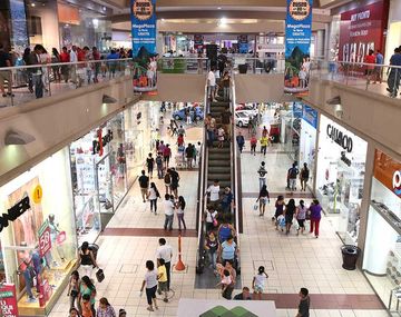 Se desplomó el consumo en shoppings y supermercados durante marzo