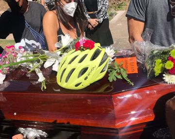 Dolor en el último adiós a la ciclista asesinada en Bosques de Palermo