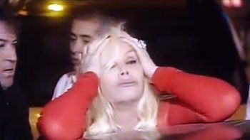 susana gimenez, muy alegre a la salida de una fiesta susana gimenez, muy alegre a la salida de una fiesta