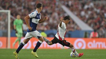 de la mano de juanfer, river vencio 2-0 a gimnasia en el monumental de la mano de juanfer, river vencio 2-0 a gimnasia en el monumental