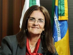 piden renuncia a la presidenta de petrobras piden renuncia a la presidenta de petrobras