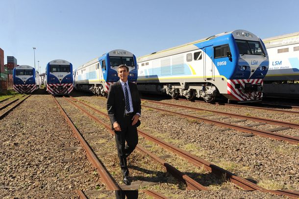 Randazzo recibe trenes nuevos para el Sarmiento