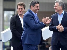 en medio de la polemica por el arbitraje, macri recibio a barros schelotto en medio de la polemica por el arbitraje, macri recibio a barros schelotto