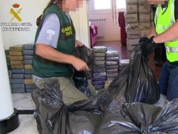 Tres argentinos fueron detenidos en España con 1,5 toneladas de cocaína