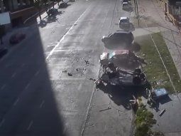 Impresionante choque en pleno centro de Mar del Plata: el conductor dijo que llegaba tarde al trabajo