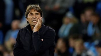 antonio conte renuncio al napoli para asumir en la seleccion de italia y resigno una fortuna antonio conte renuncio al napoli para asumir en la seleccion de italia y resigno una fortuna