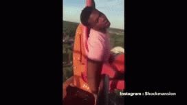 se desmayo en la montana rusa y subieron el video con una edicion desopilante se desmayo en la montana rusa y subieron el video con una edicion desopilante