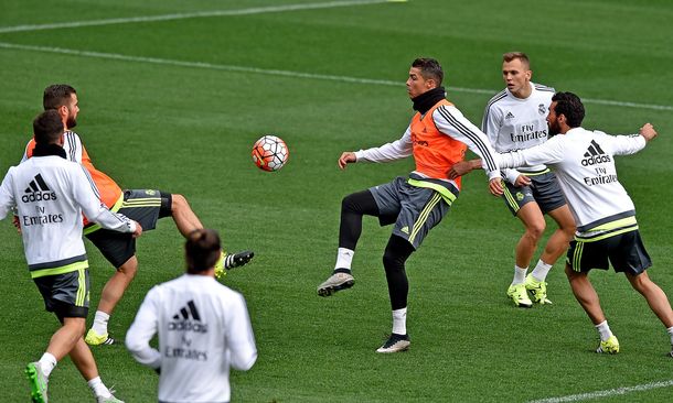 Tapalo con diario: mirá el lujo que dejó en el piso a Cristiano Ronaldo