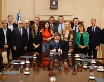 Milei presentó oficialmente a su nuevo Gabinete con una foto grupal en Casa Rosada