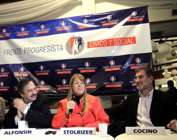 Alfonsín presenta su frente como socialdemócrata