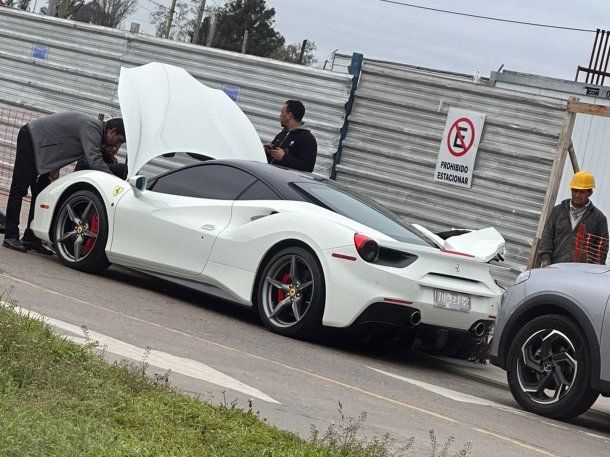Una Ferrari protagonizó un fuerte choque en Panamericana