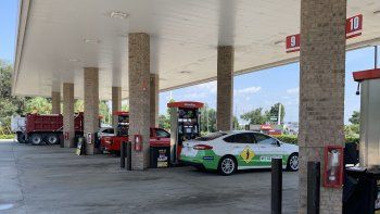 El precio de la guerra: sube la nafta en Estados Unidos por su ataque a Irán