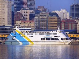 La empresa uruguaya Buquebus no podrá utilizar el baro Eladia Isabel. La empresa uruguaya Buquebus no podrá utilizar el baro Eladia Isabel.