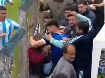 Escándalo en el fútbol: trompadas y corridas en un partido de Reserva