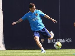 la imagen mas esperada: messi practico a la par del grupo en barcelona la imagen mas esperada: messi practico a la par del grupo en barcelona
