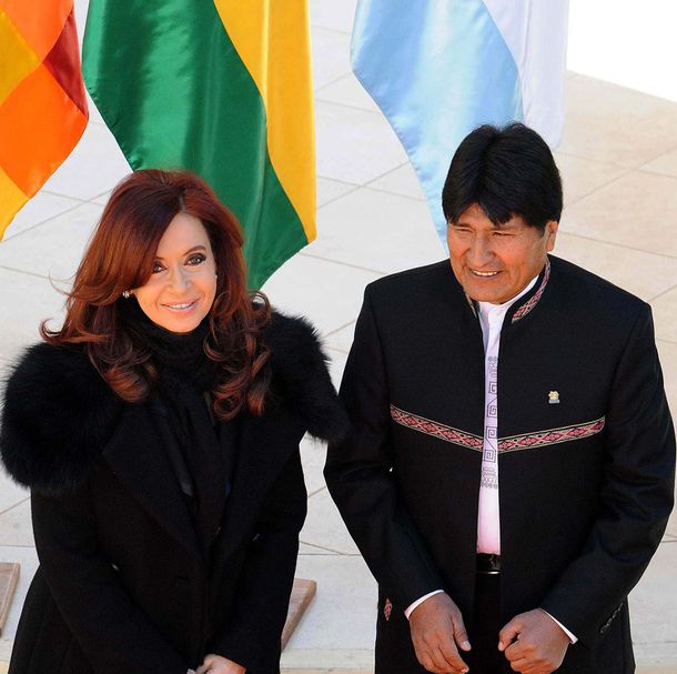 Evo Morales anuncia exportación de electricidad a Argentina