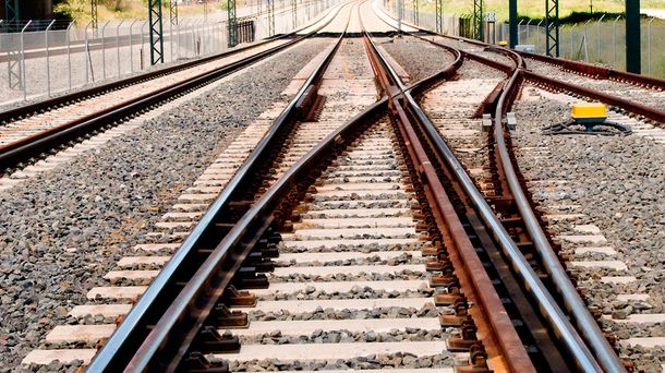 Un joven murió electrocutado en las vías del tren Sarmiento
