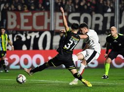 Aldosivi se juega todo contra Newells en Mar del Plata por la LPF. Aldosivi se juega todo contra Newells en Mar del Plata por la LPF.