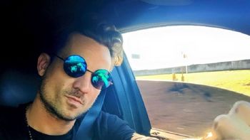 chano, un poco perdido en el nuevo videoclip de tan bionica chano, un poco perdido en el nuevo videoclip de tan bionica