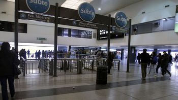 luego de un paro en hora pico, se normalizo la linea a de subte luego de un paro en hora pico, se normalizo la linea a de subte