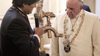 el papa nego haberse ofendido por la cruz comunista de evo morales el papa nego haberse ofendido por la cruz comunista de evo morales