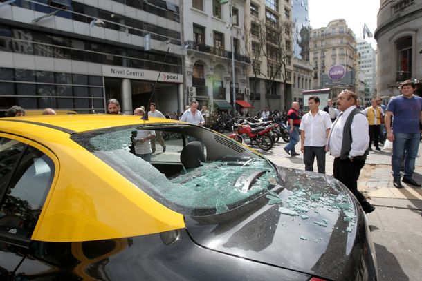 El sindicato de taxis acusó por evasión a los violentos de ayer