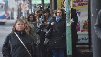 la suba en el transporte le cuesta a un trabajador el 13 por ciento de su sueldo la suba en el transporte le cuesta a un trabajador el 13 por ciento de su sueldo