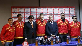 martin palermo fue presentado como nuevo entrenador de union espanola martin palermo fue presentado como nuevo entrenador de union espanola