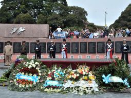Funcionario de las Malvinas tildó de enfermos a homenajes por la guerra
